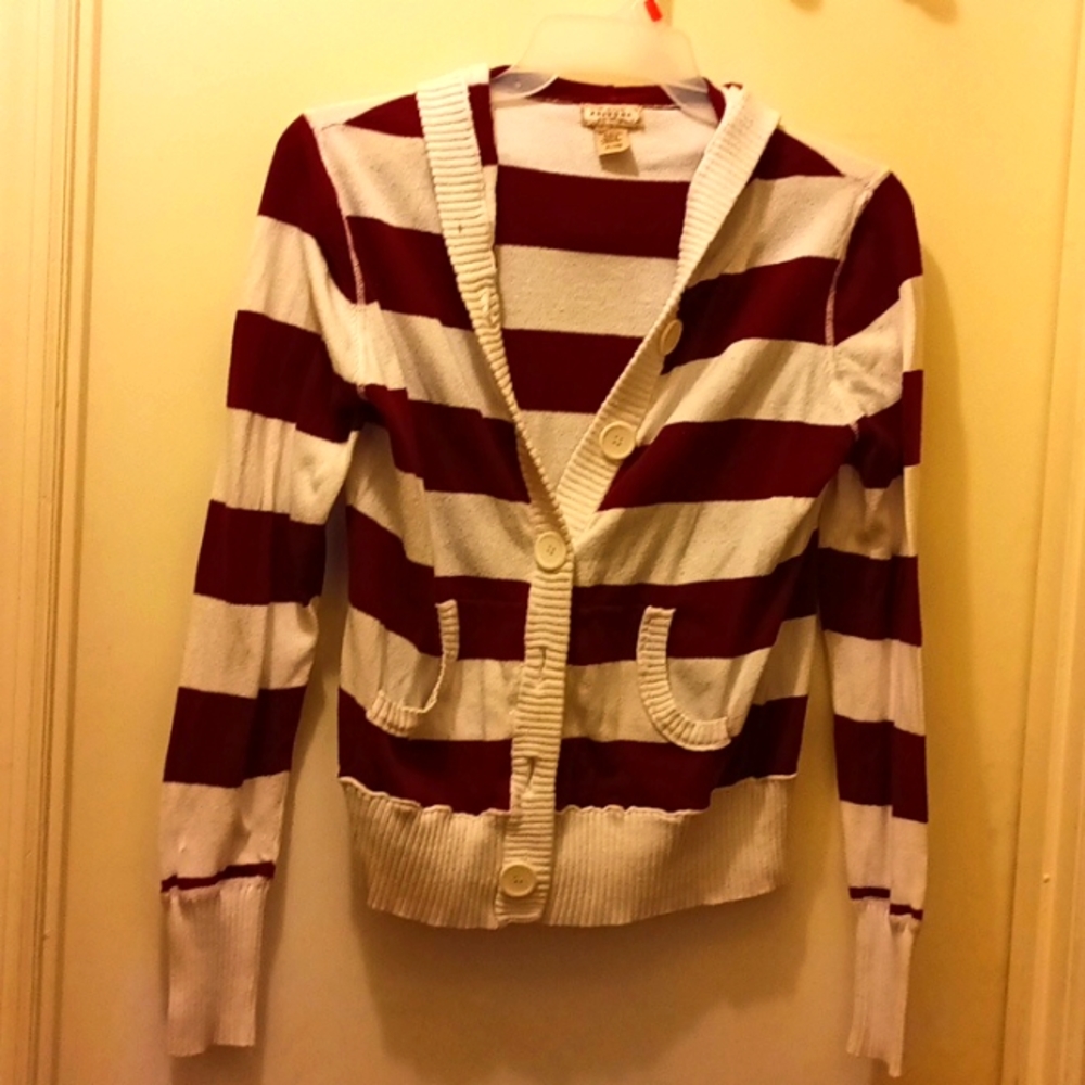 Junior hooded sweater